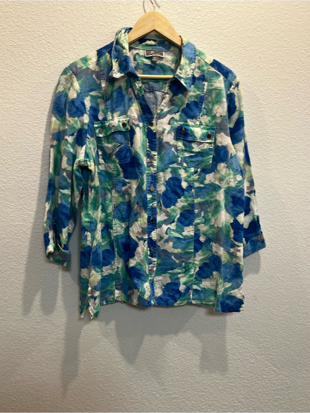 JM‎ Collection Blue and Green Abstract Button-Up Top